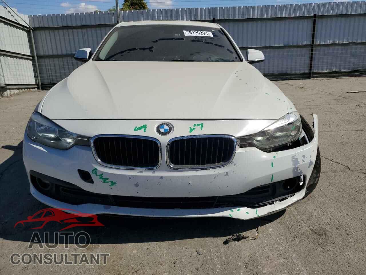 BMW 3 SERIES 2016 - WBA8E1G53GNU10443