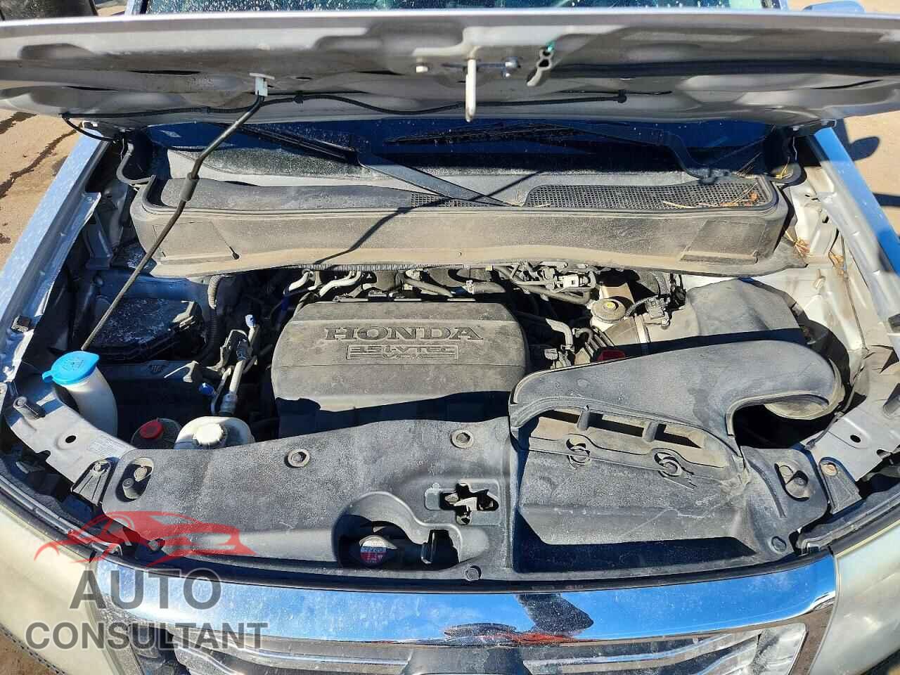 HONDA PILOT 2015 - 5FNYF4H59FB062645
