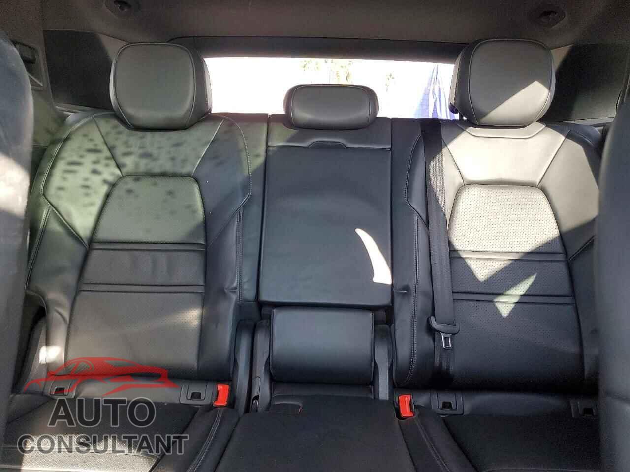 PORSCHE CAYENNE 2021 - WP1AA2AY5MDA05001