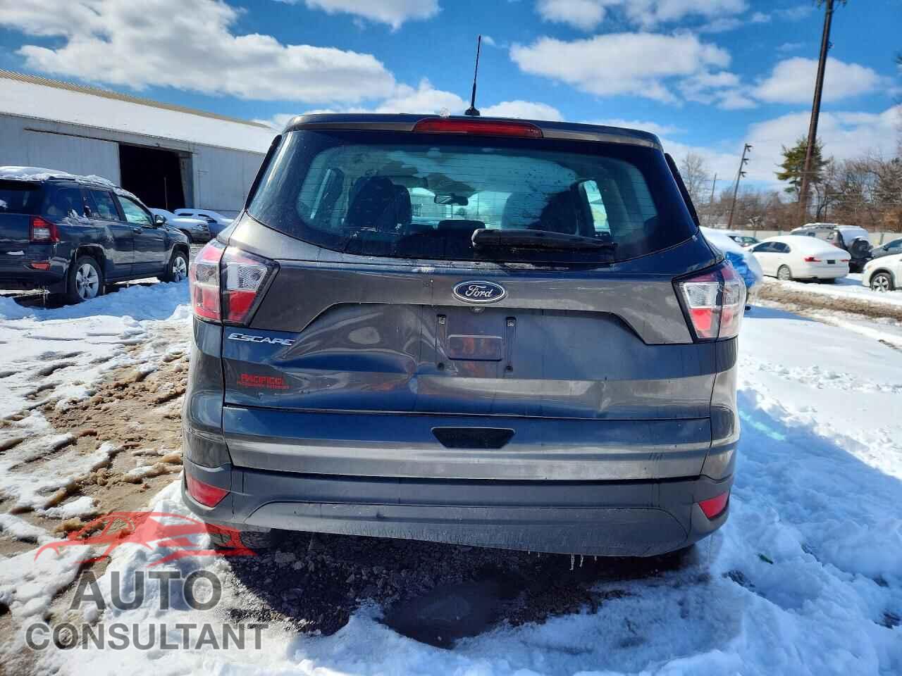 FORD ESCAPE 2017 - 1FMCU0F76HUD59858