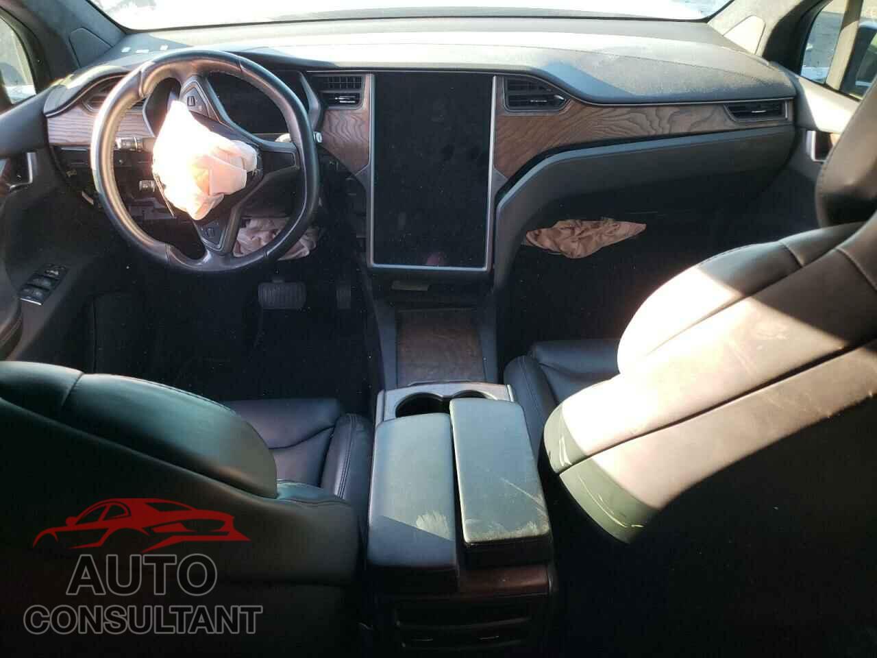 TESLA MODEL X 2018 - 5YJXCAE26JF142412