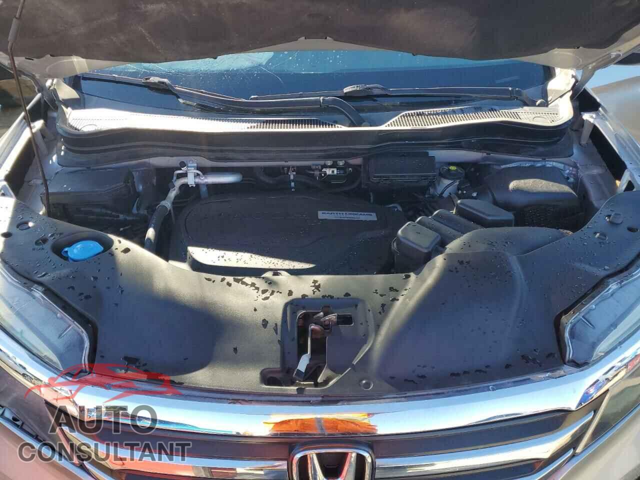 HONDA PILOT 2018 - 5FNYF5H55JB005048