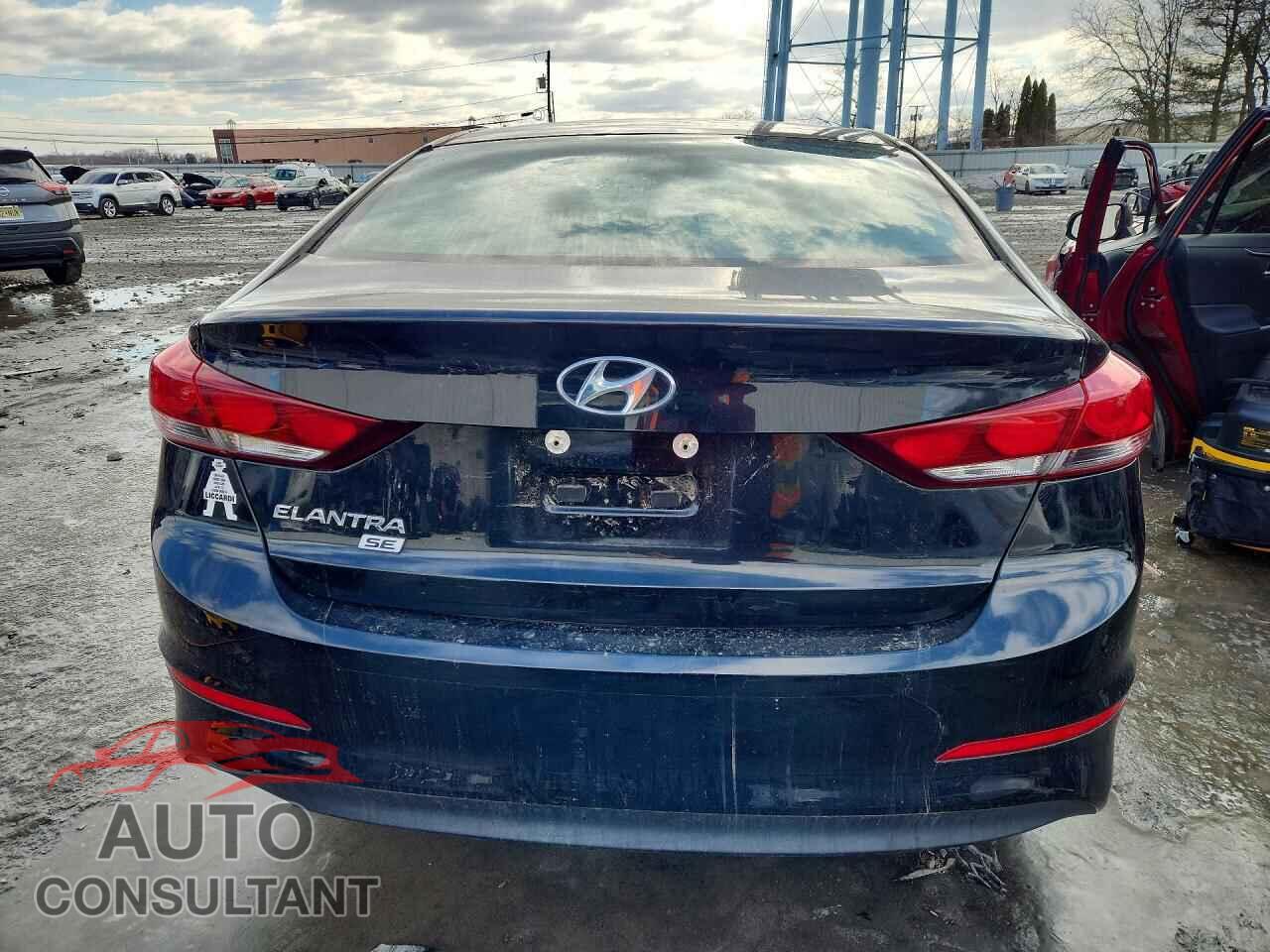 HYUNDAI ELANTRA 2018 - 5NPD74LF0JH257281