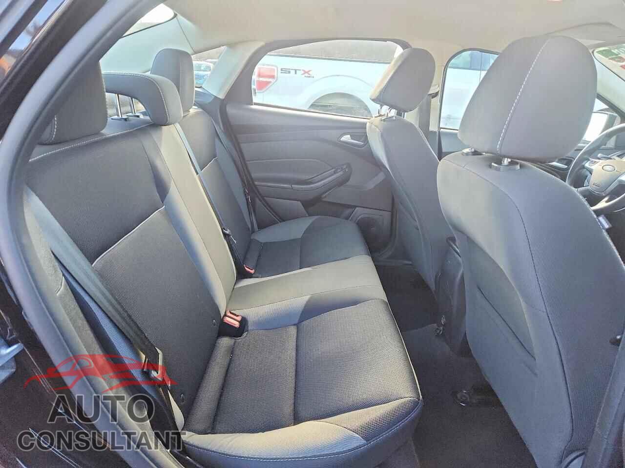 FORD FOCUS 2014 - 1FADP3F26EL423345