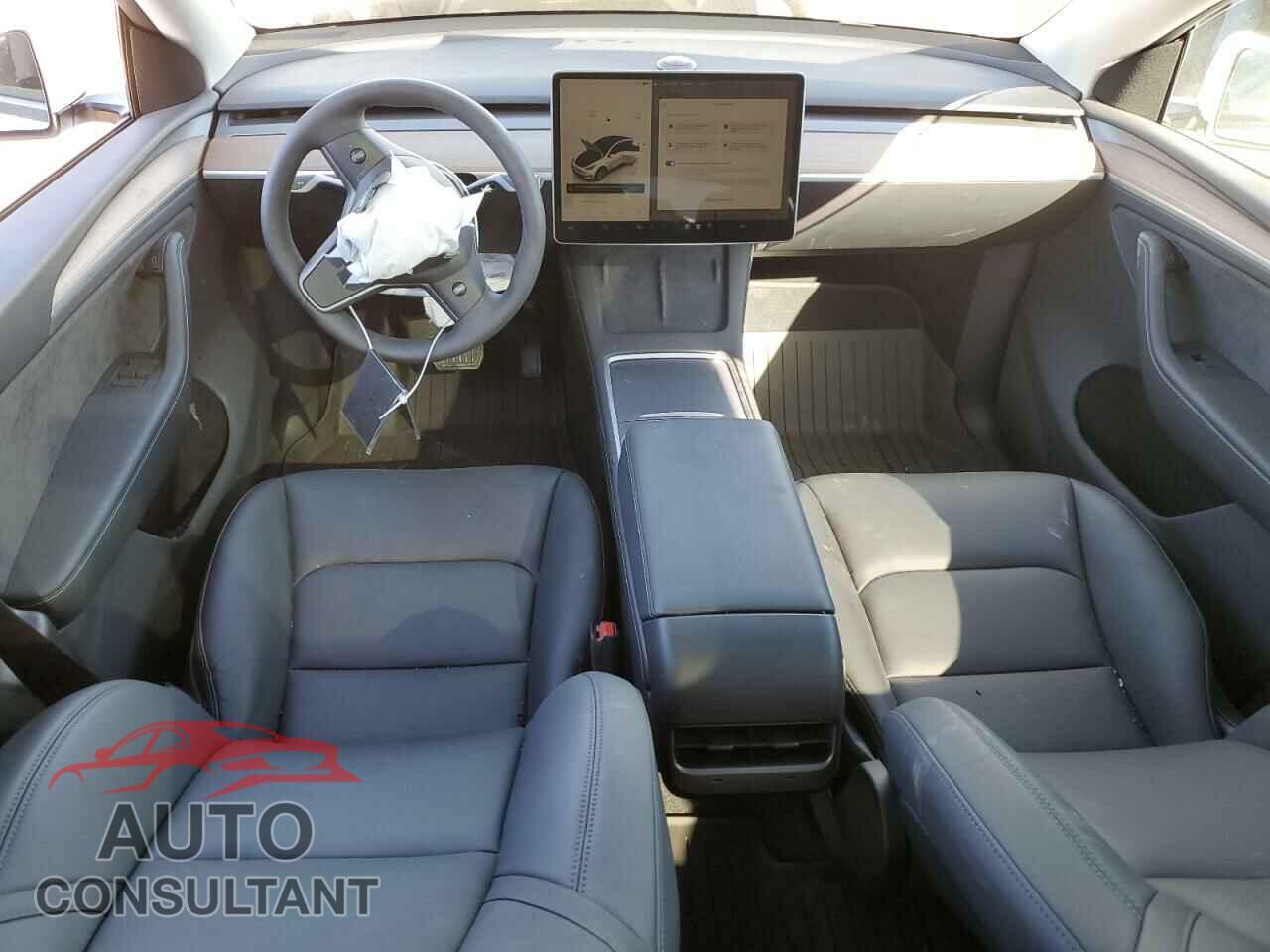 TESLA MODEL Y 2024 - 7SAYGDEE8RA263734