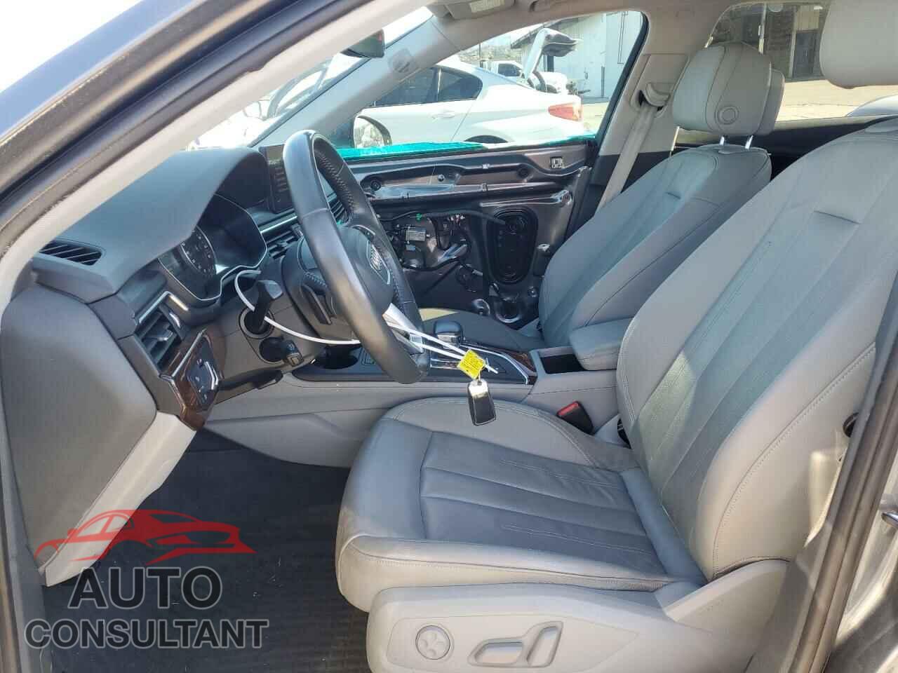 AUDI A4 2017 - WA18NAF40HA052345