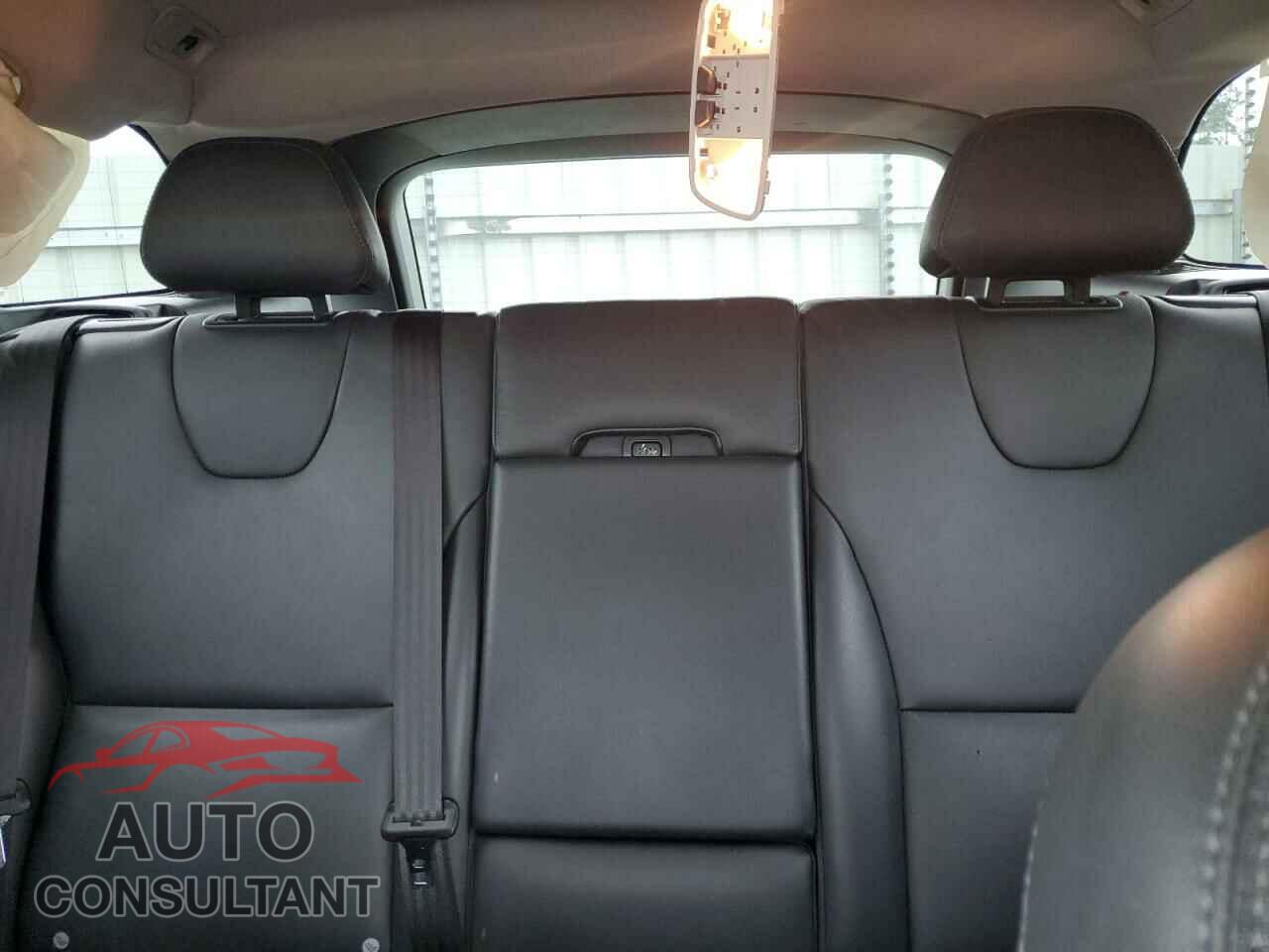 VOLVO XC60 2017 - YV440MDU9H2064377
