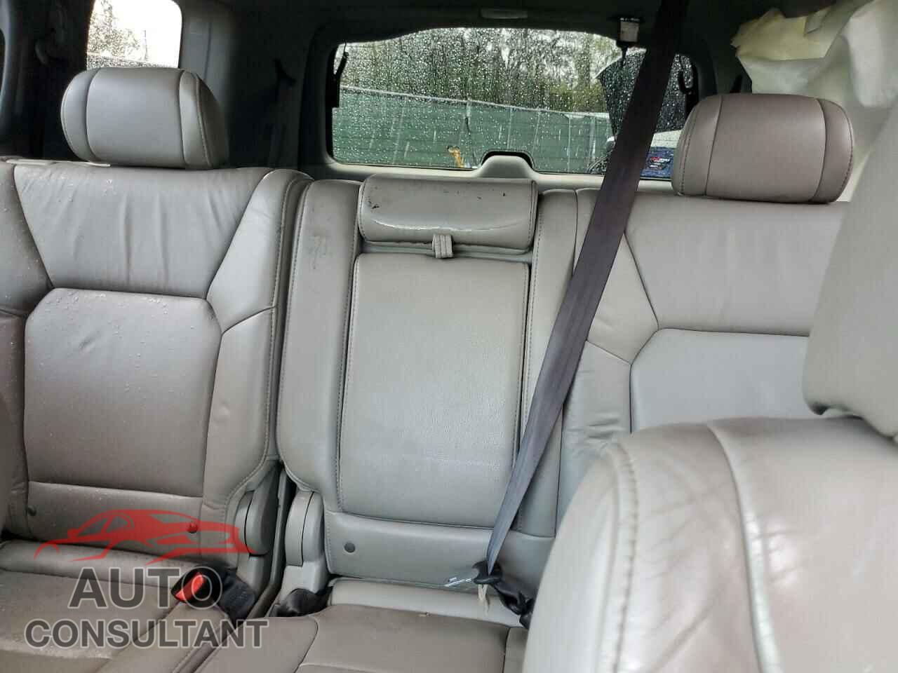 HONDA PILOT 2011 - 5FNYF3H56BB047928