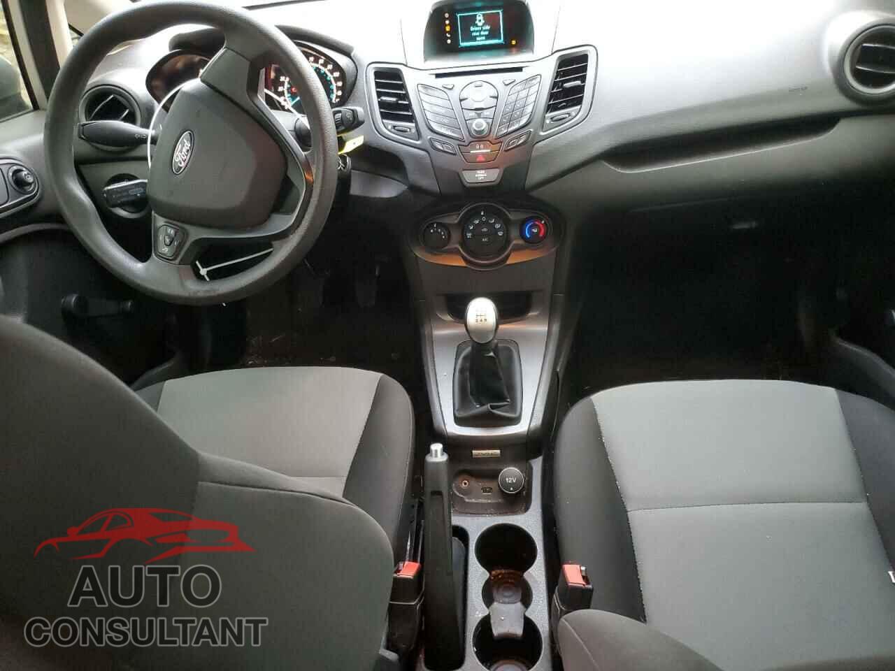 FORD FIESTA 2017 - 3FADP4AJ2HM132803