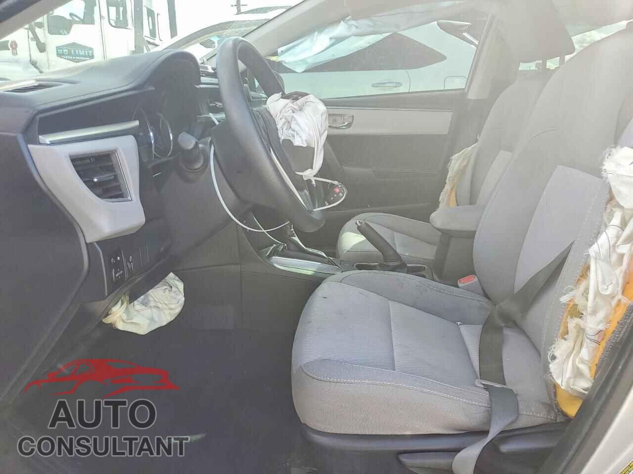 TOYOTA COROLLA 2015 - 5YFBURHE5FP220962
