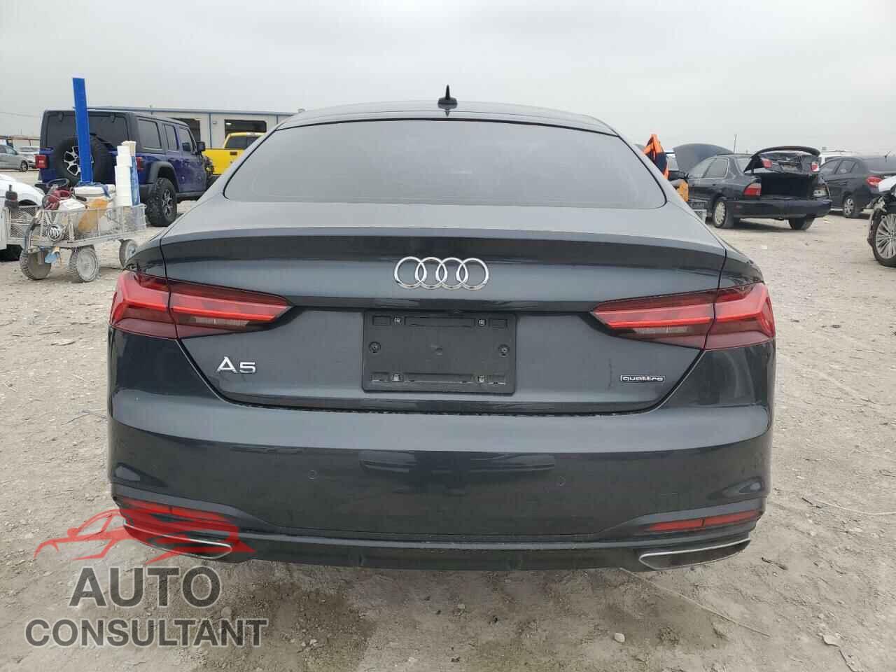 AUDI A5 2022 - WAUCBCF55NA011702