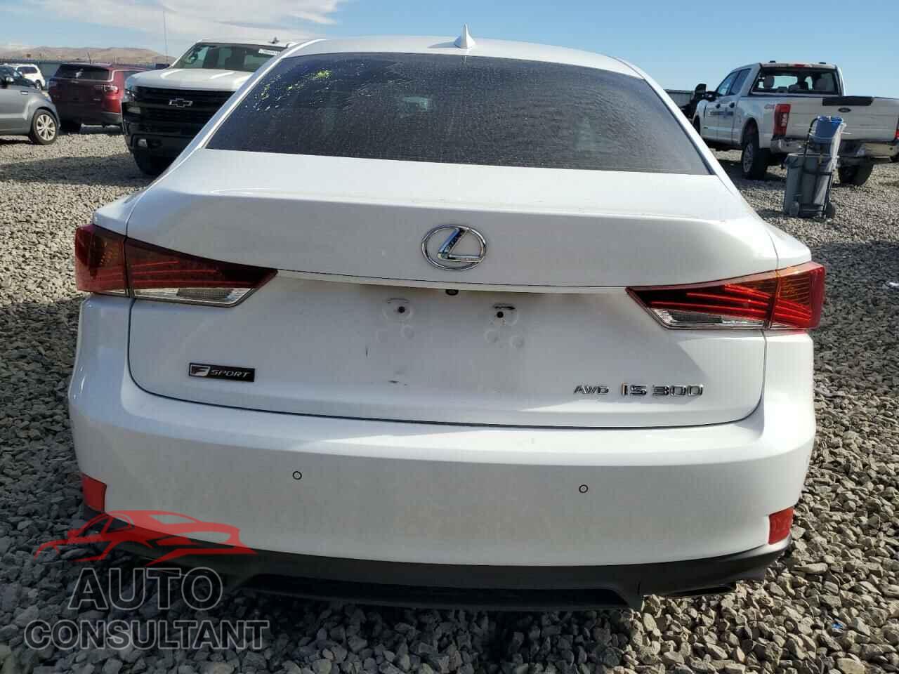 LEXUS IS 2018 - JTHC81D26J5029755