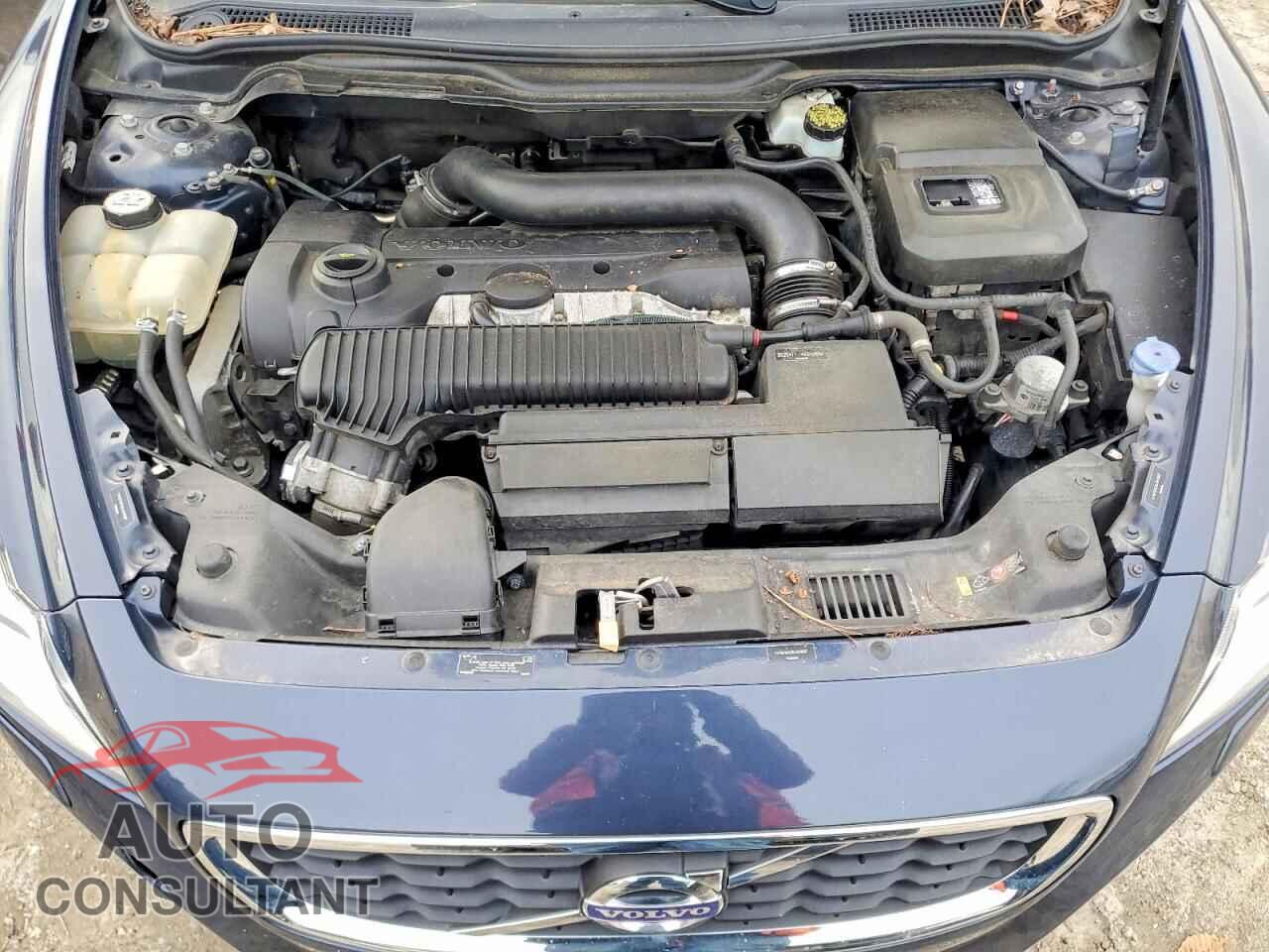 VOLVO C70 2013 - YV1672MC3DJ143587