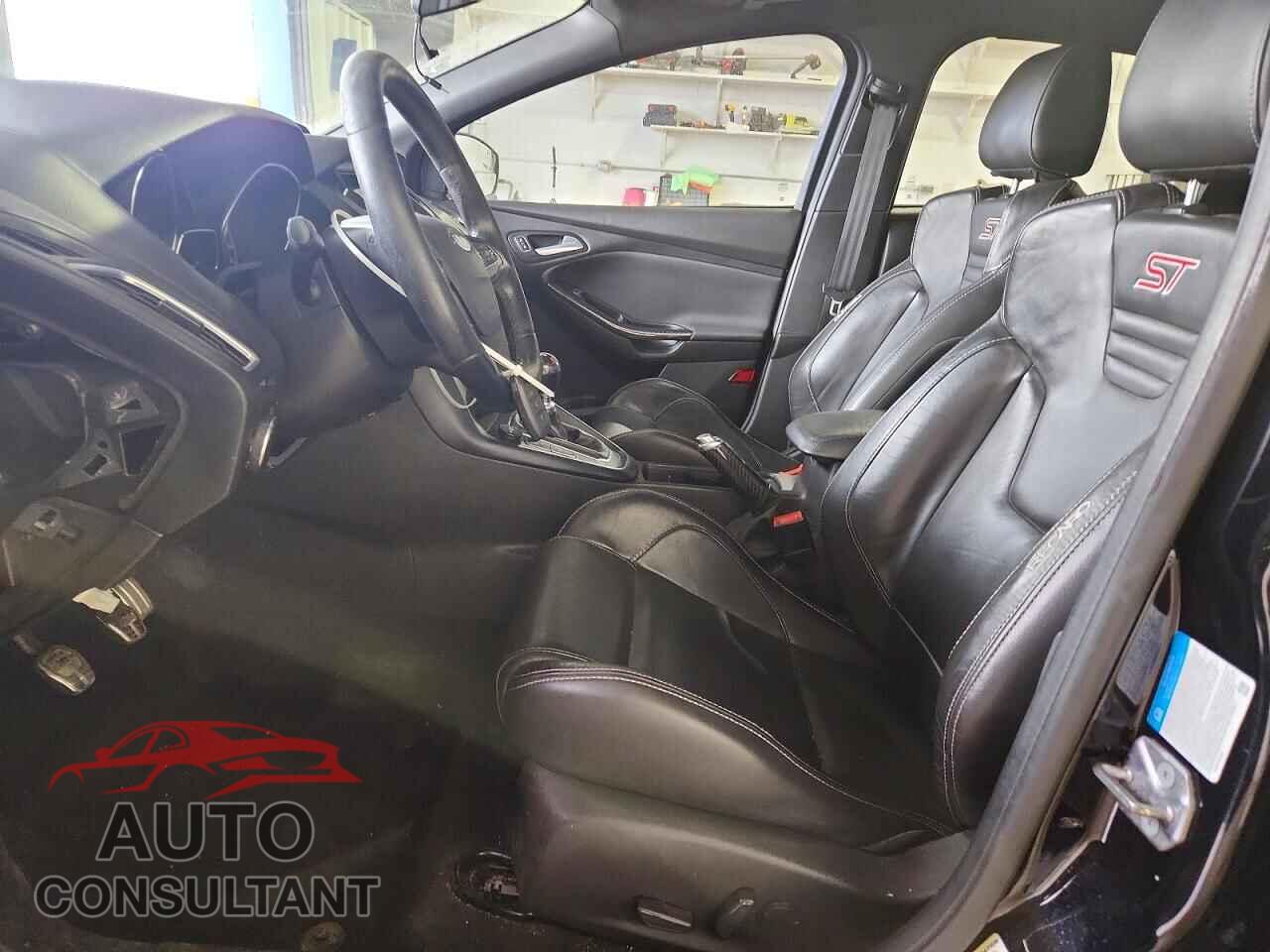 FORD FOCUS 2018 - 1FADP3L98JL243473