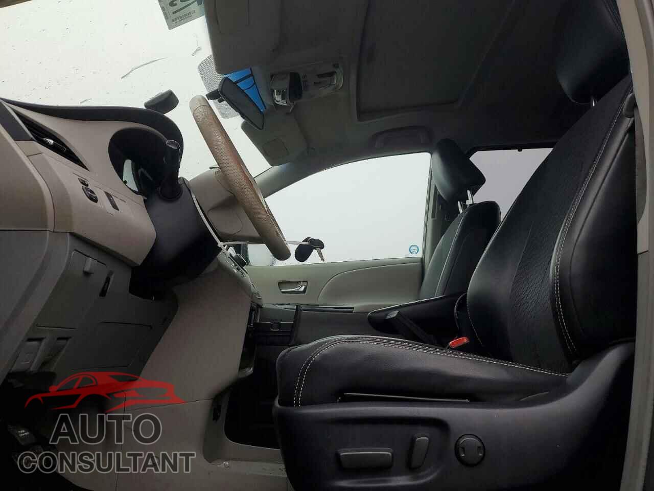 TOYOTA SIENNA 2011 - 5TDXK3DC2BS109509