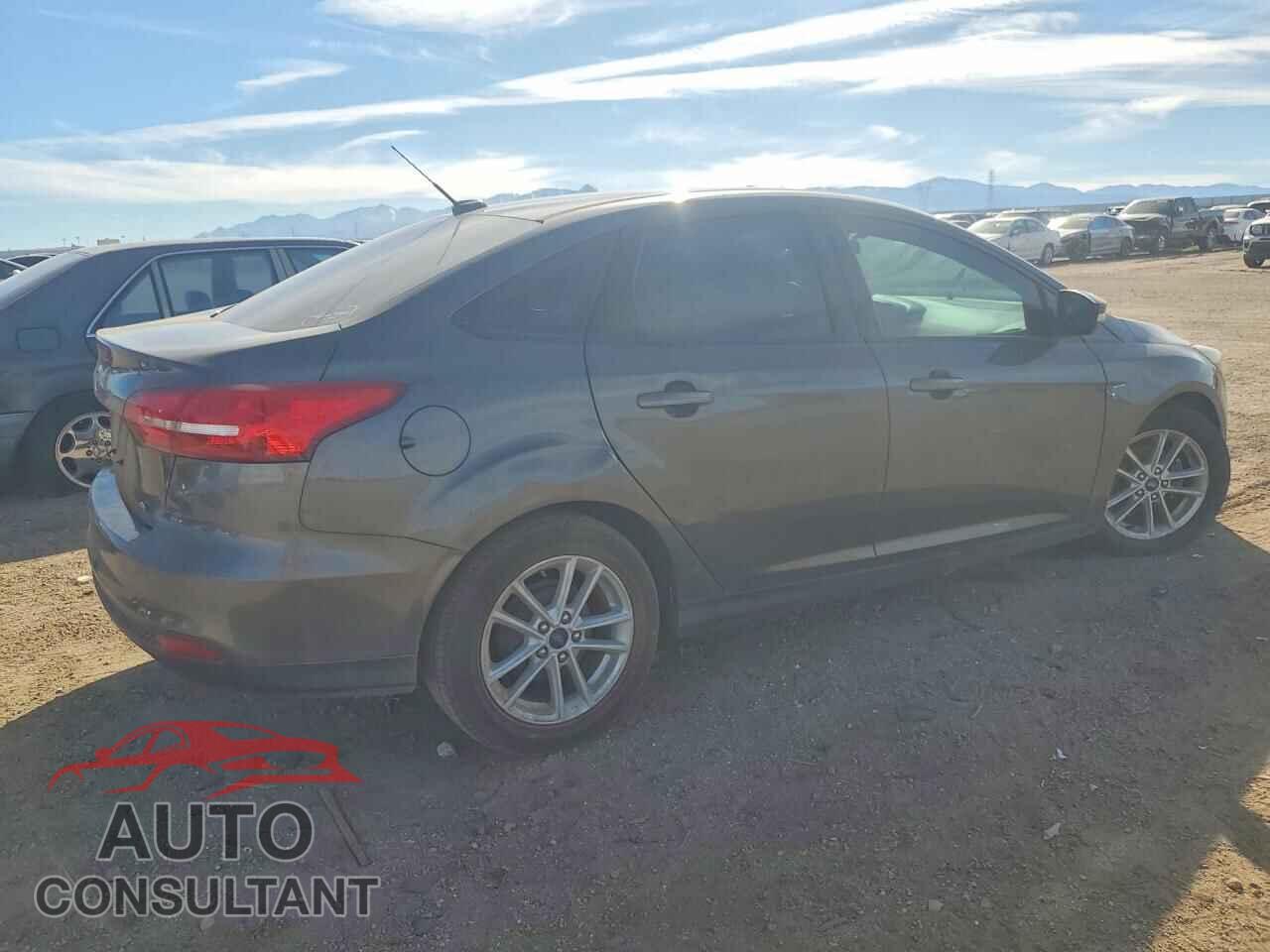 FORD FOCUS 2017 - 1FADP3F23HL285364