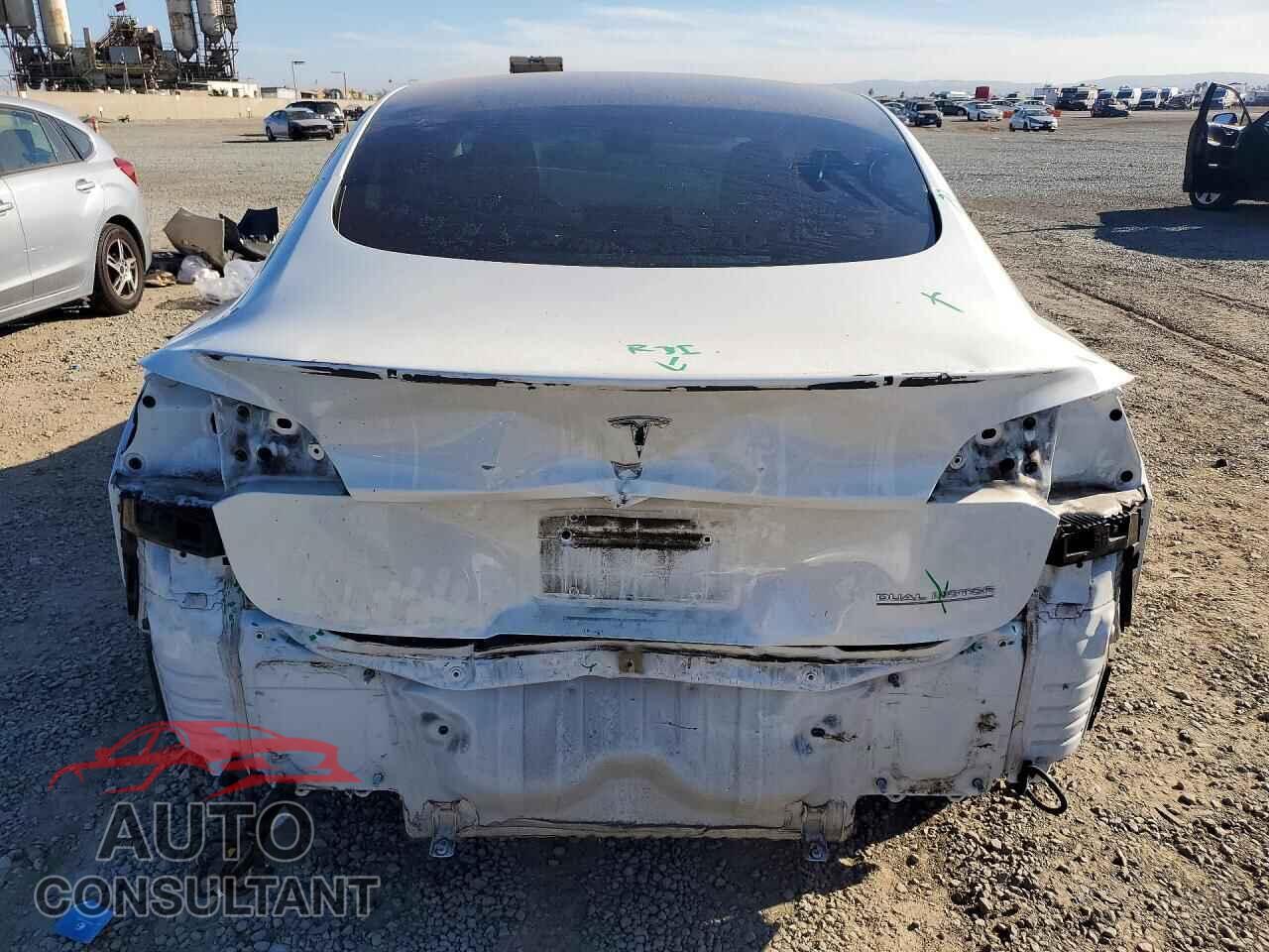 TESLA MODEL 3 2021 - 5YJ3E1EC3MF000928
