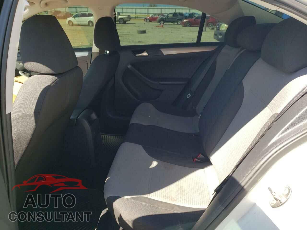 VOLKSWAGEN JETTA 2017 - 3VW2B7AJ8HM352977