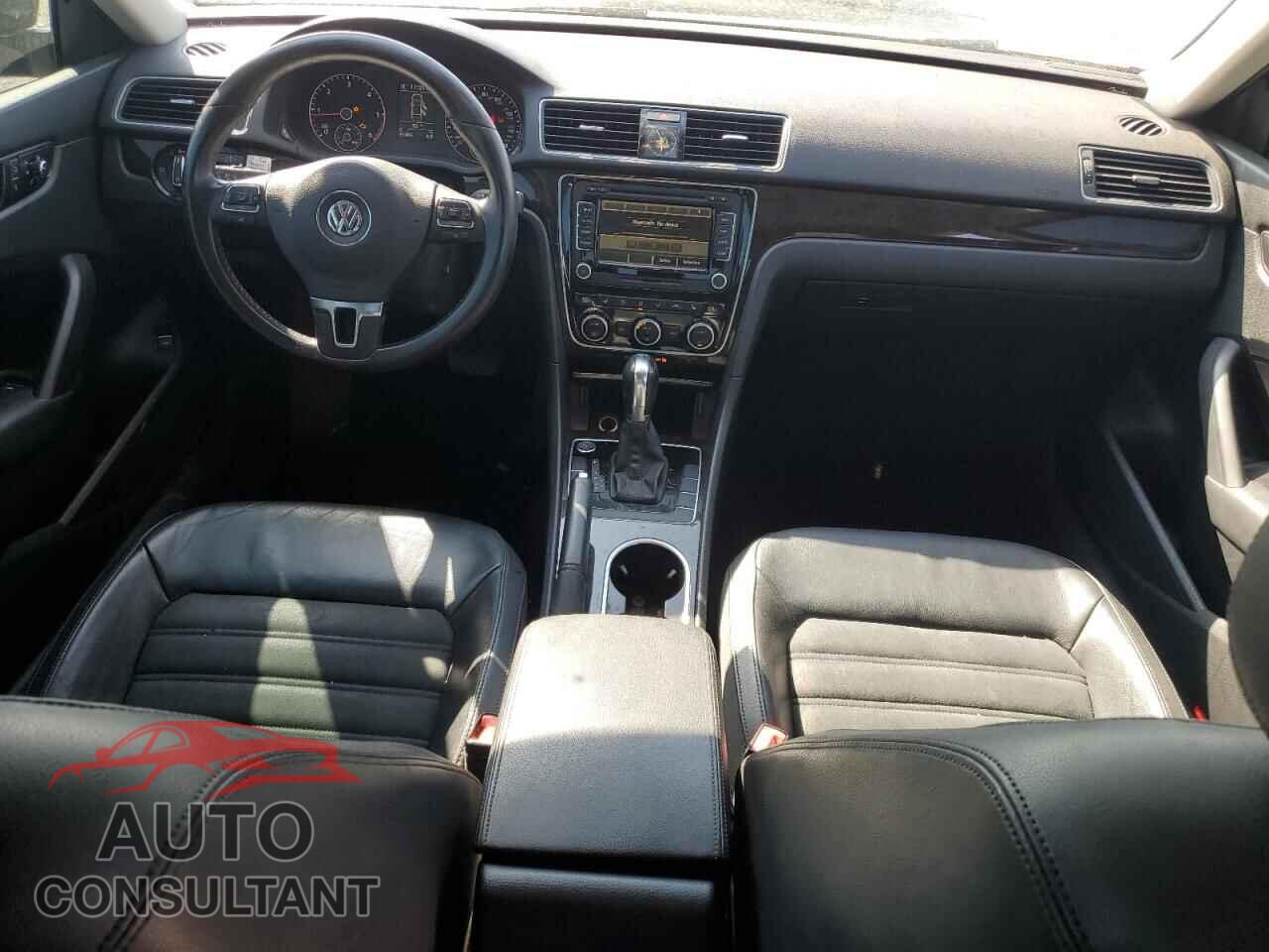 VOLKSWAGEN PASSAT 2014 - 1VWCN7A38EC058005