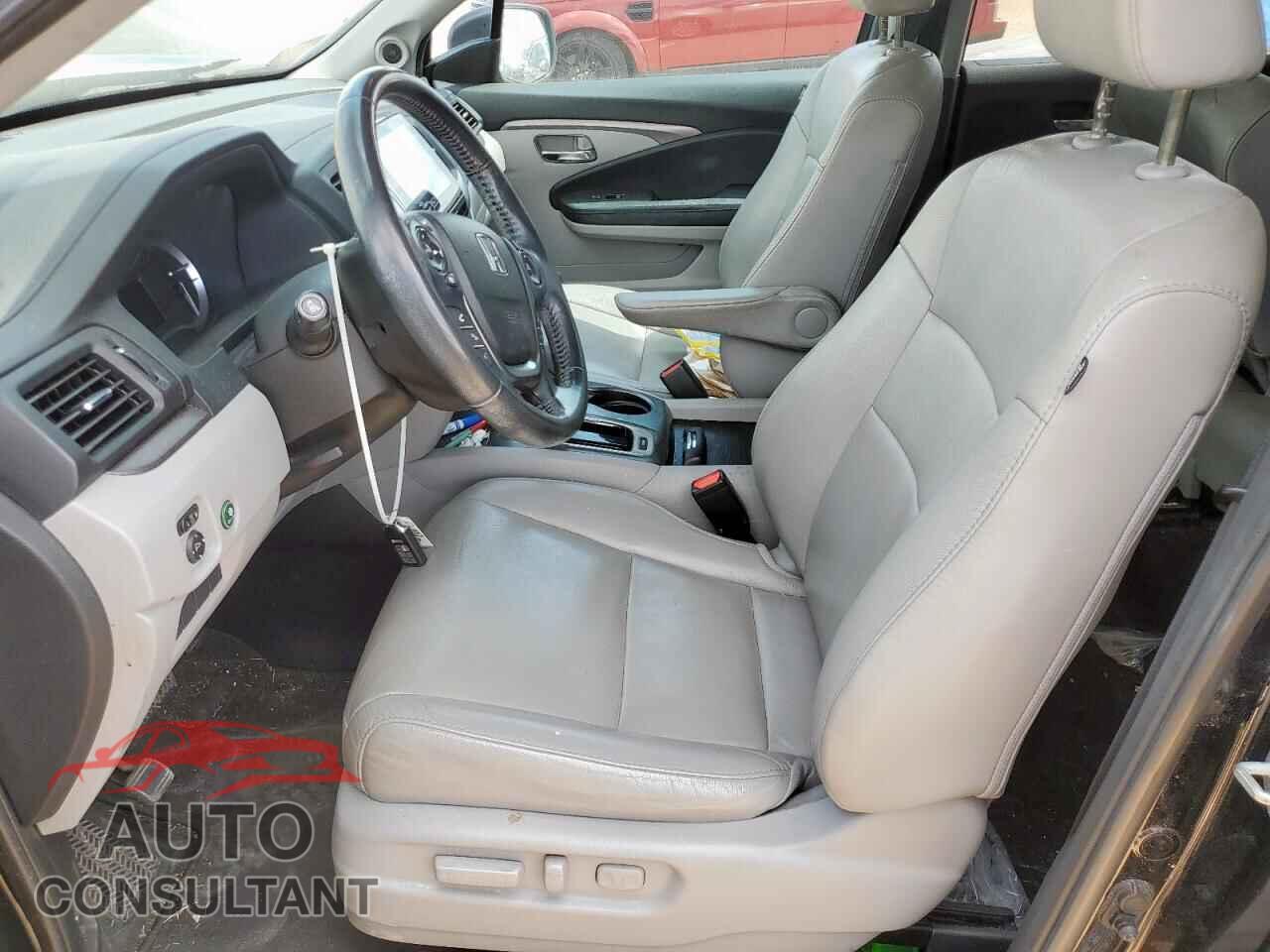 HONDA PILOT 2017 - 5FNYF5H57HB036473