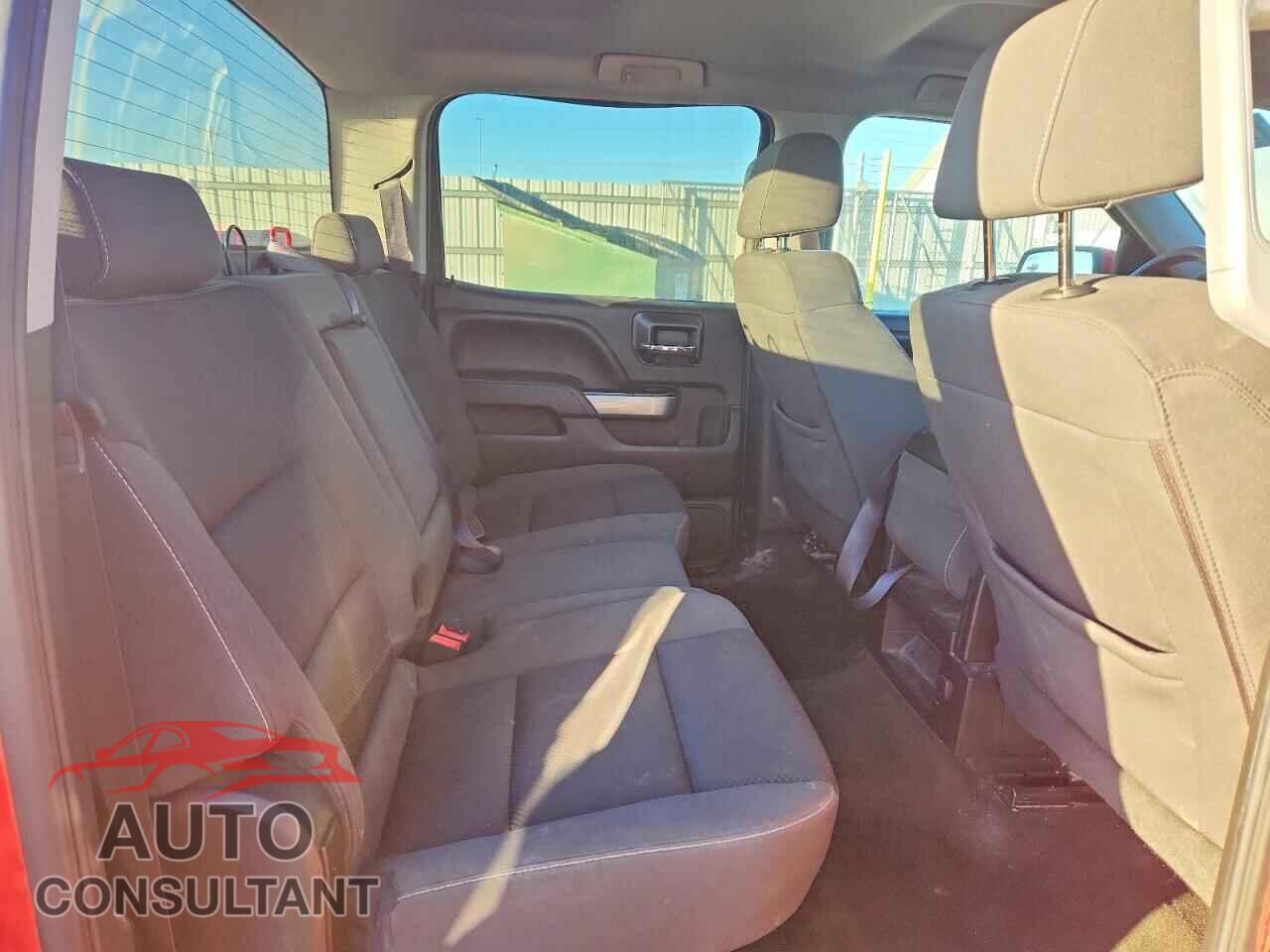 CHEVROLET SILVERADO 2017 - 3GCUKREC2HG107562