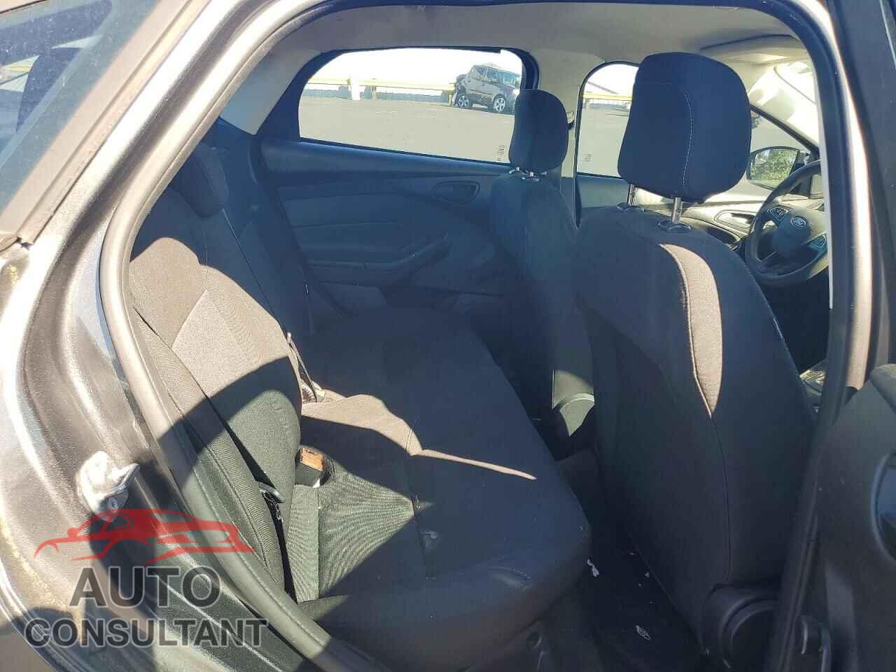 FORD FOCUS 2017 - 1FADP3E26HL271329