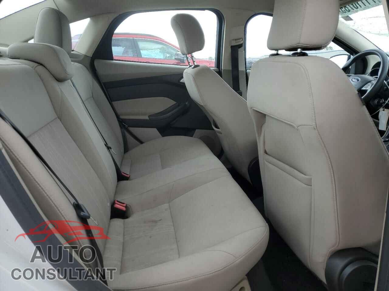 FORD FOCUS 2016 - 1FADP3F2XGL369566