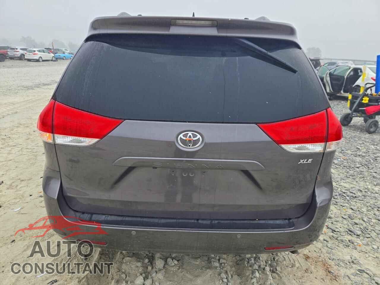 TOYOTA SIENNA 2012 - 5TDYK3DC0CS227256