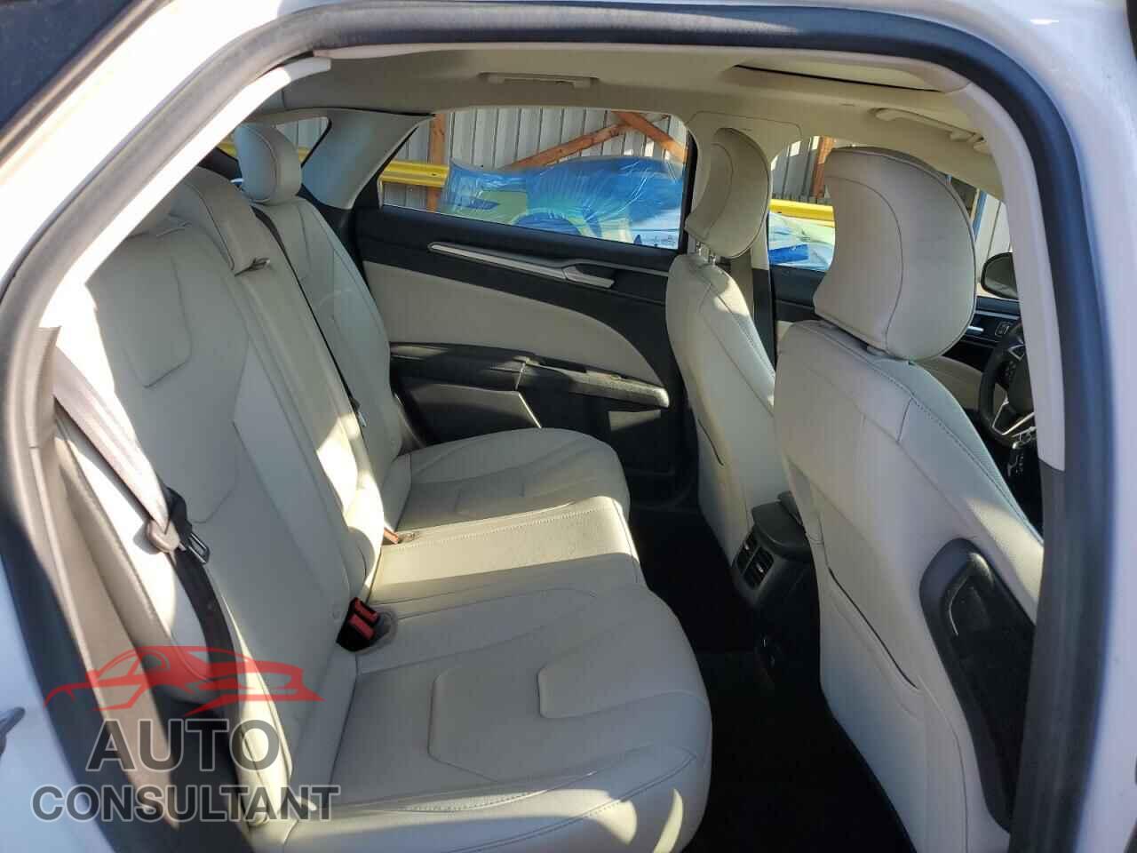 FORD FUSION 2016 - 3FA6P0SU3GR172836