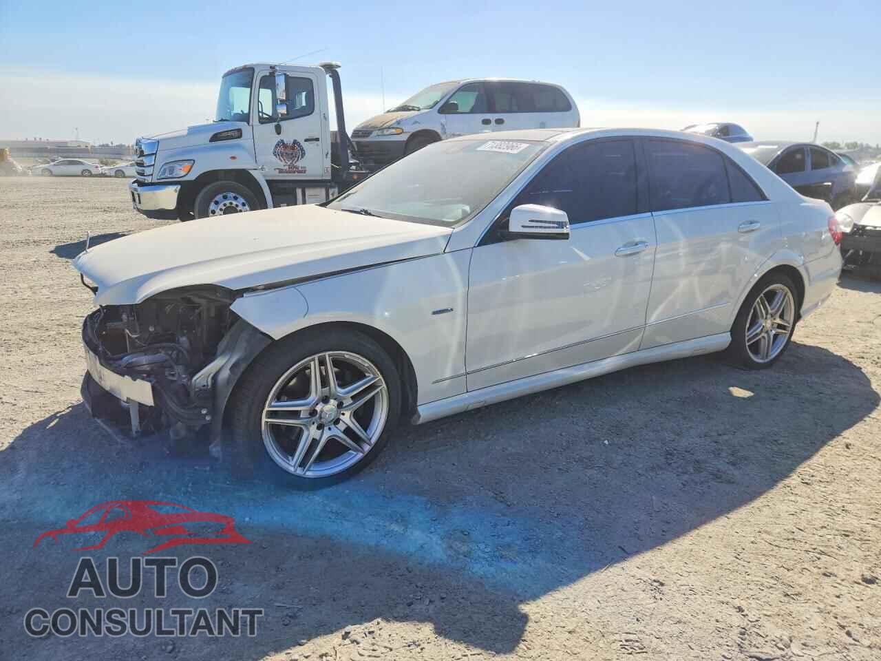 MERCEDES-BENZ E-CLASS 2012 - WDDHF5KB3CA645324