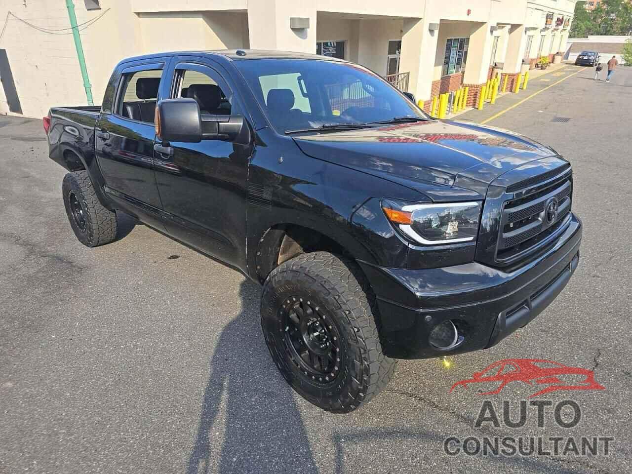 TOYOTA TUNDRA 2011 - 5TFDW5F17BX176521