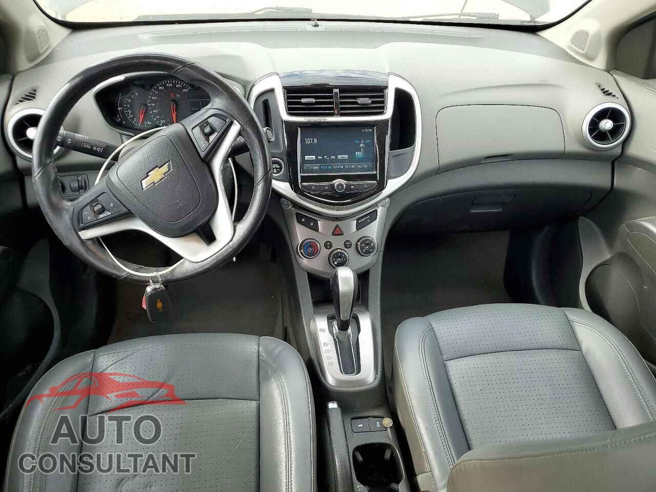 CHEVROLET SONIC 2017 - 1G1JF5SB2H4120880