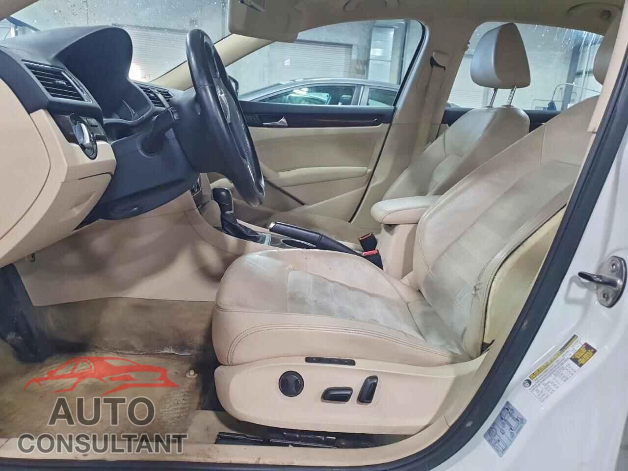 VOLKSWAGEN PASSAT 2014 - 1VWCS7A35EC001379