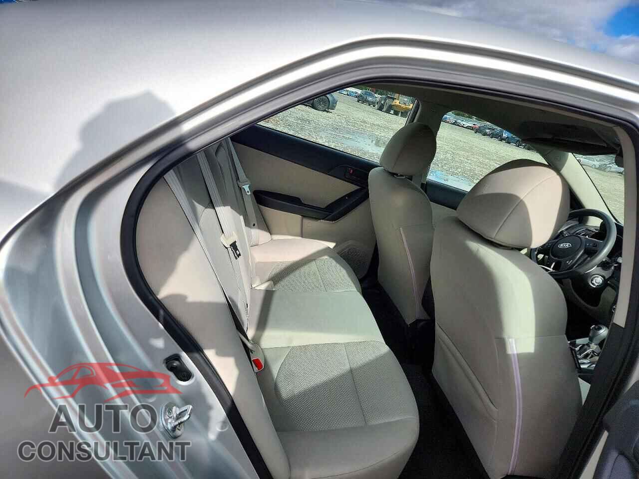 KIA FORTE 2012 - KNAFU4A25C5571817