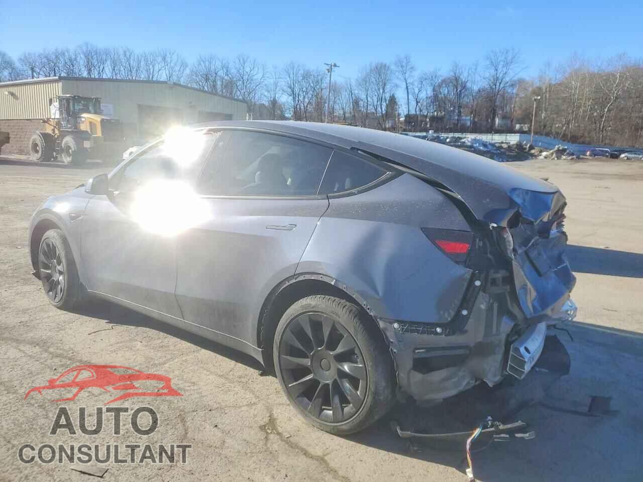 TESLA MODEL Y 2023 - 7SAYGDEE9PF610620