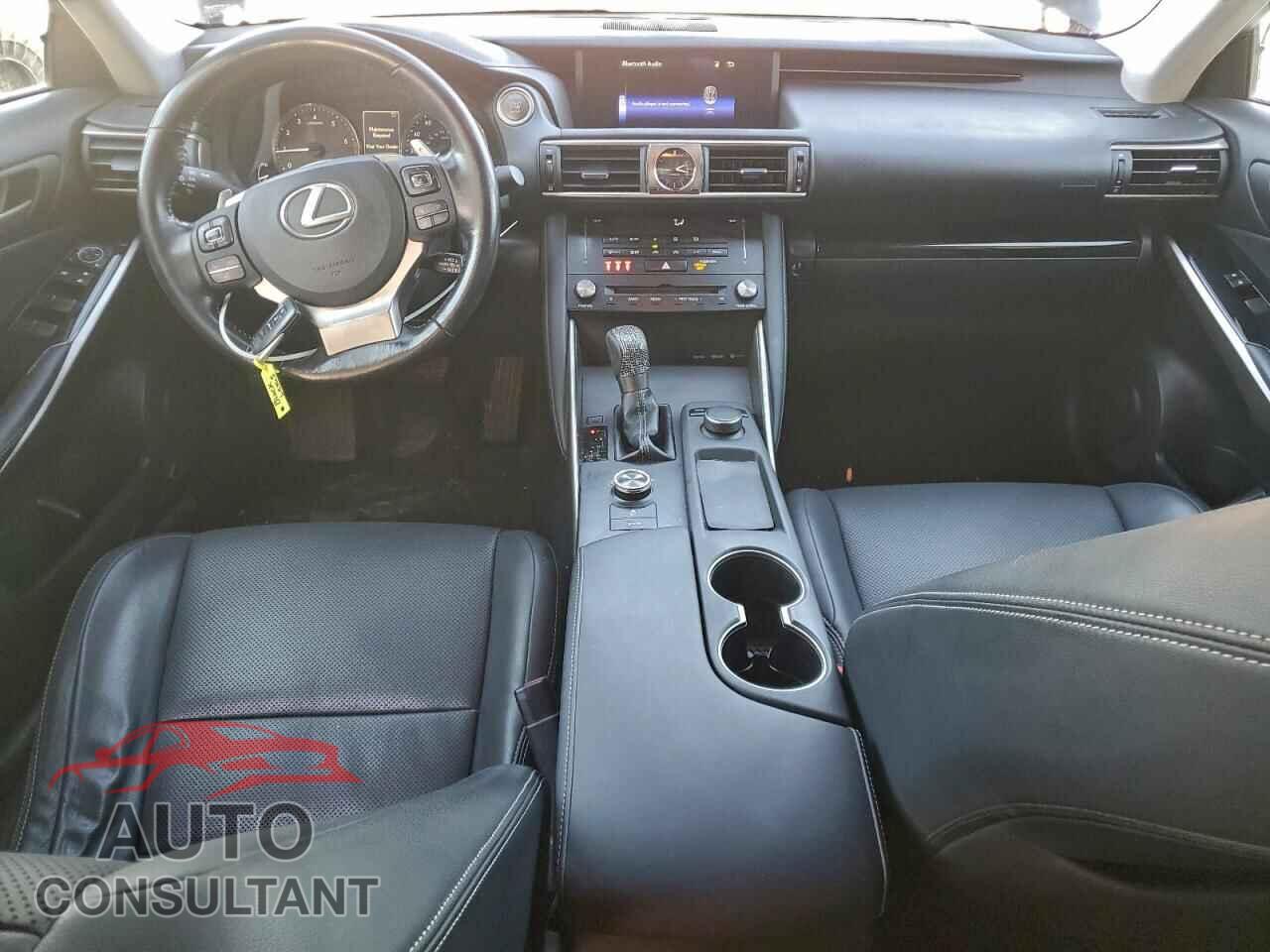 LEXUS IS 2017 - JTHBA1D21H5041239