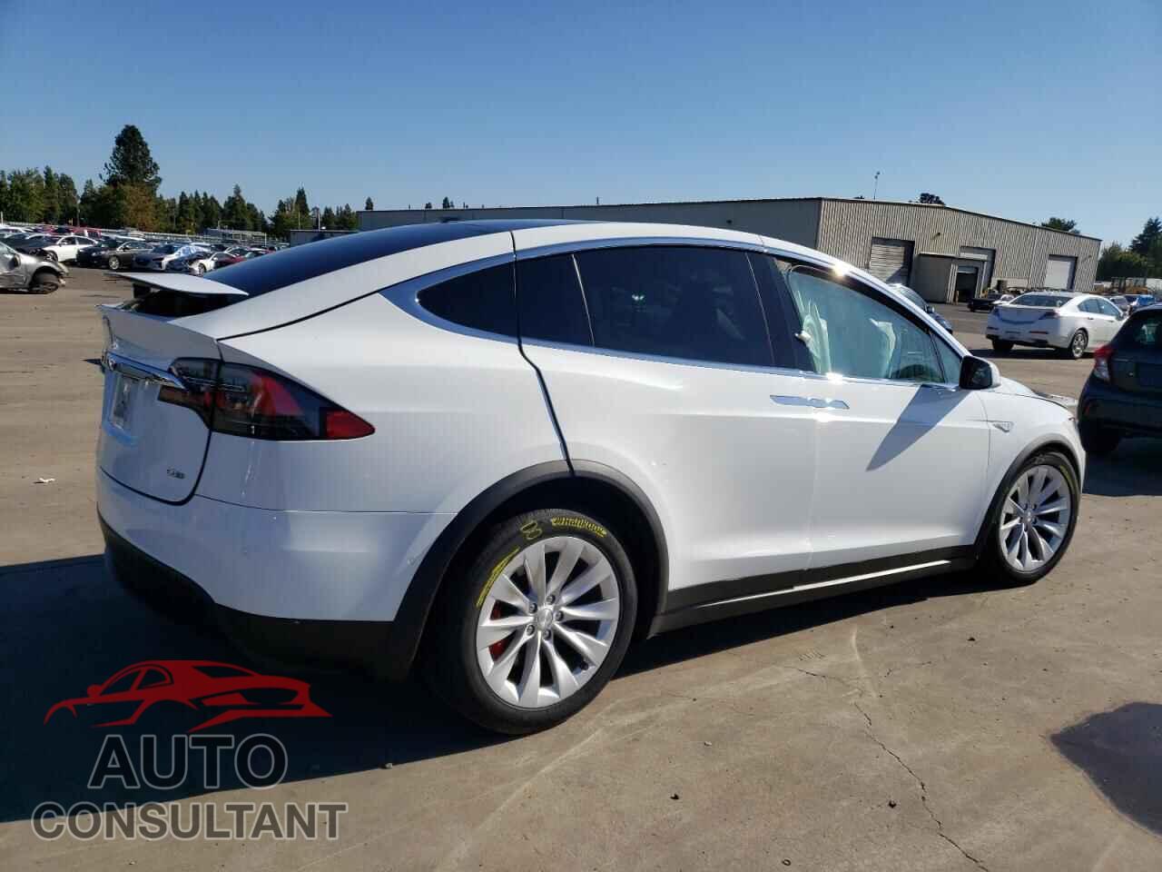 TESLA MODEL X 2016 - 5YJXCAE28GF020210