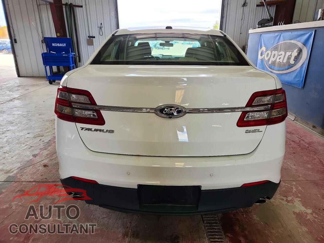 FORD TAURUS 2015 - 1FAHP2E85FG164620