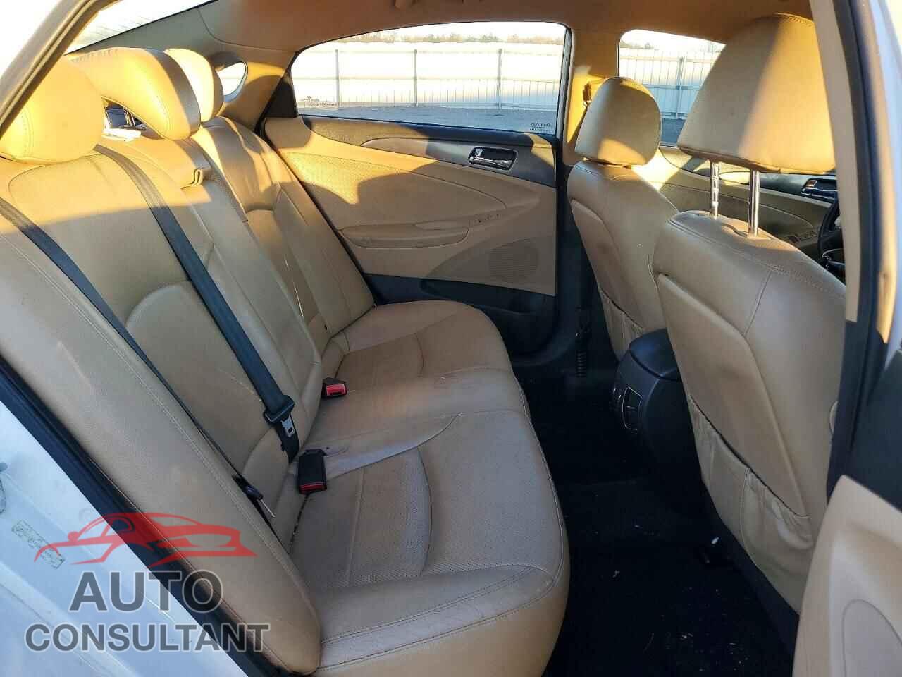 HYUNDAI SONATA 2012 - KMHEC4A45CA054460