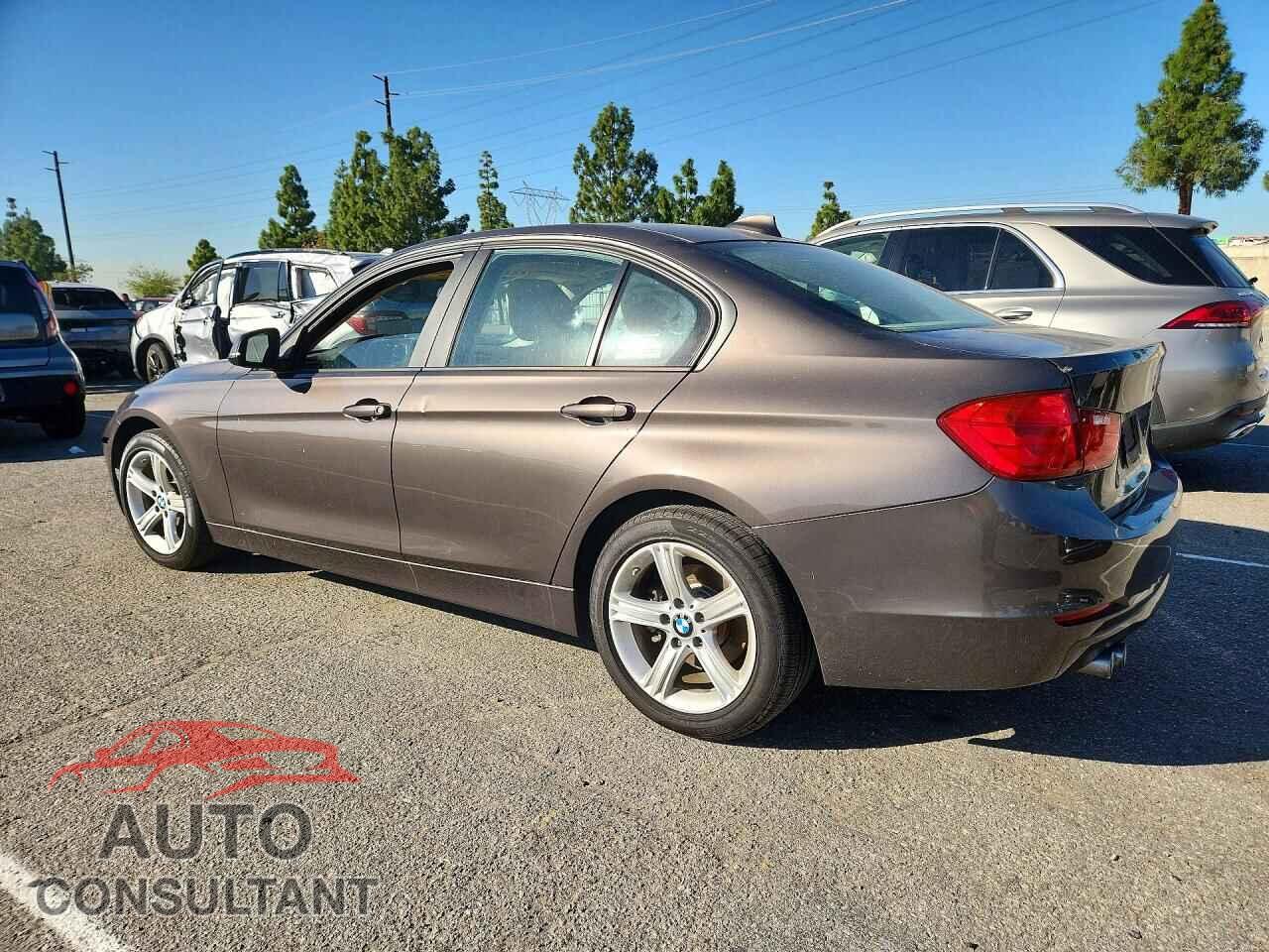 BMW 3 SERIES 2013 - WBA3C1C55DF443620