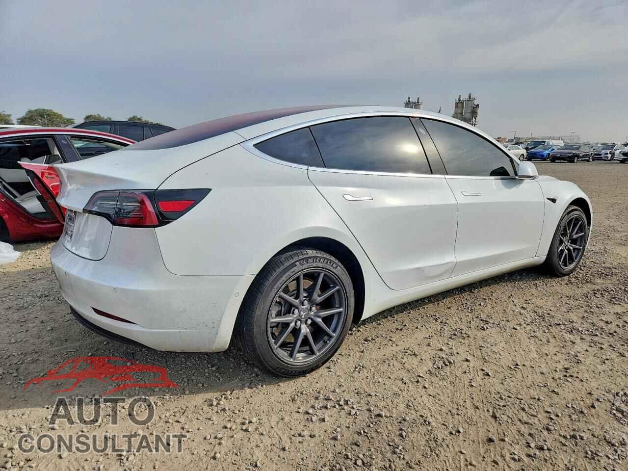 TESLA MODEL 3 2018 - 5YJ3E1EA1JF010593