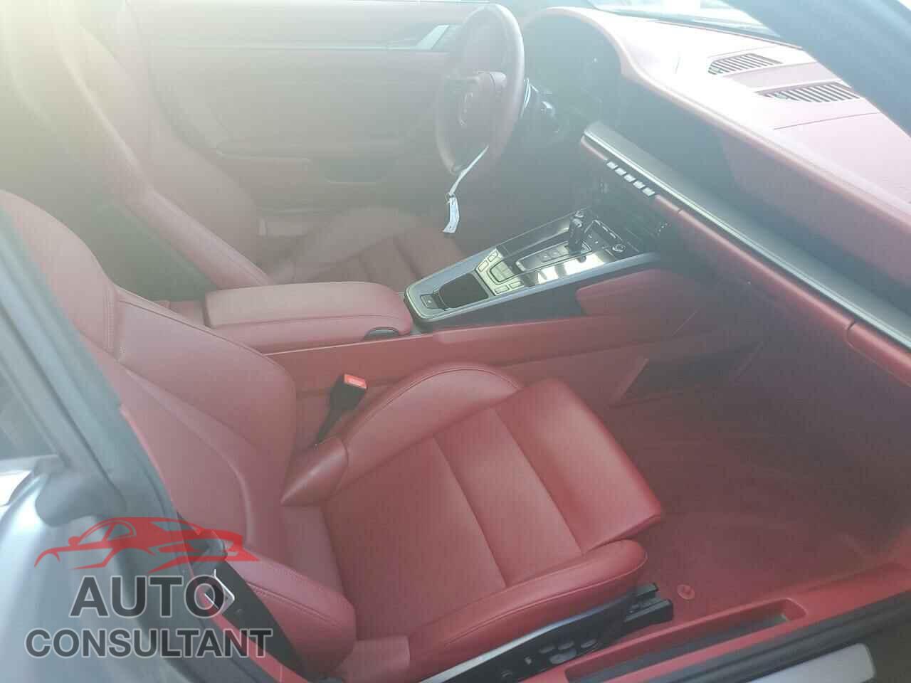 PORSCHE 911 2024 - WP0AA2A97RS207304
