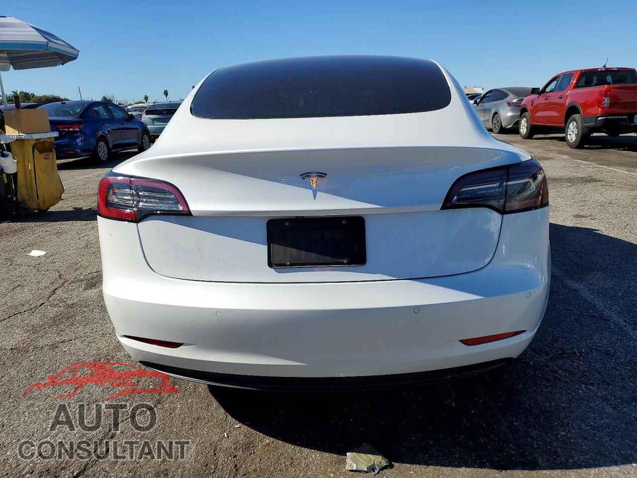 TESLA MODEL 3 2021 - 5YJ3E1EA2MF996107
