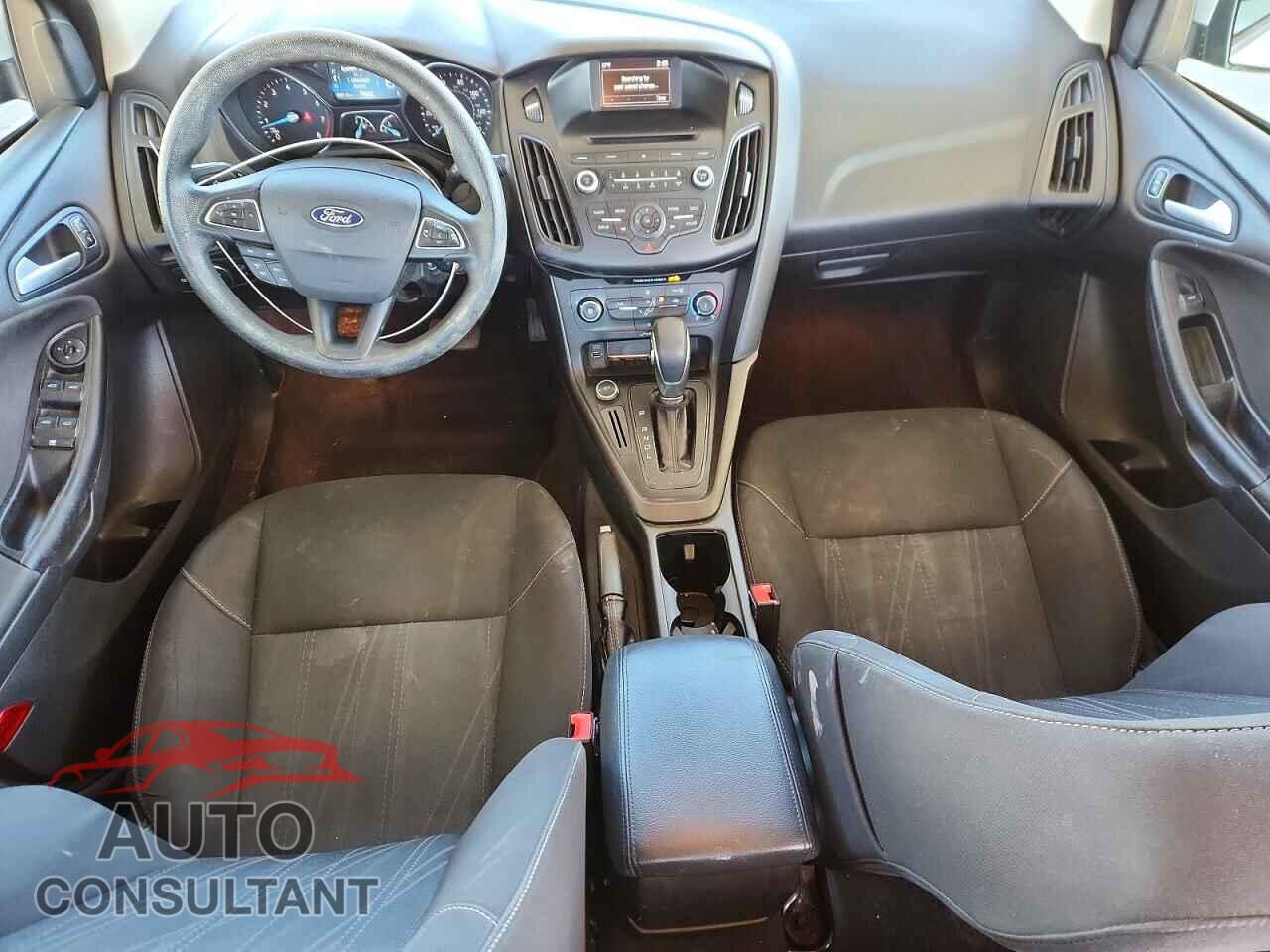 FORD FOCUS 2017 - 1FADP3F23HL340718