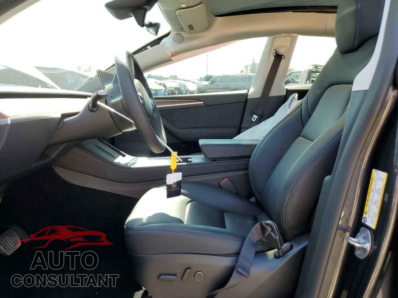 TESLA MODEL Y 2024 - 7SAYGDEE1RF072398