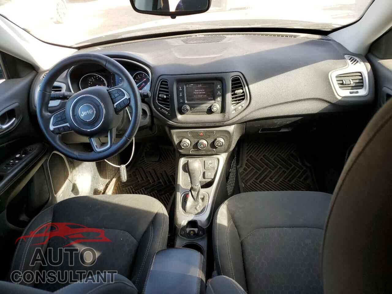 JEEP COMPASS 2018 - 3C4NJDAB2JT307717