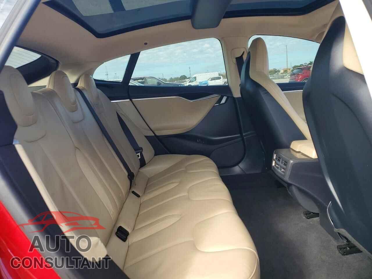 TESLA MODEL S 2013 - 5YJSA1CG6DFP20947