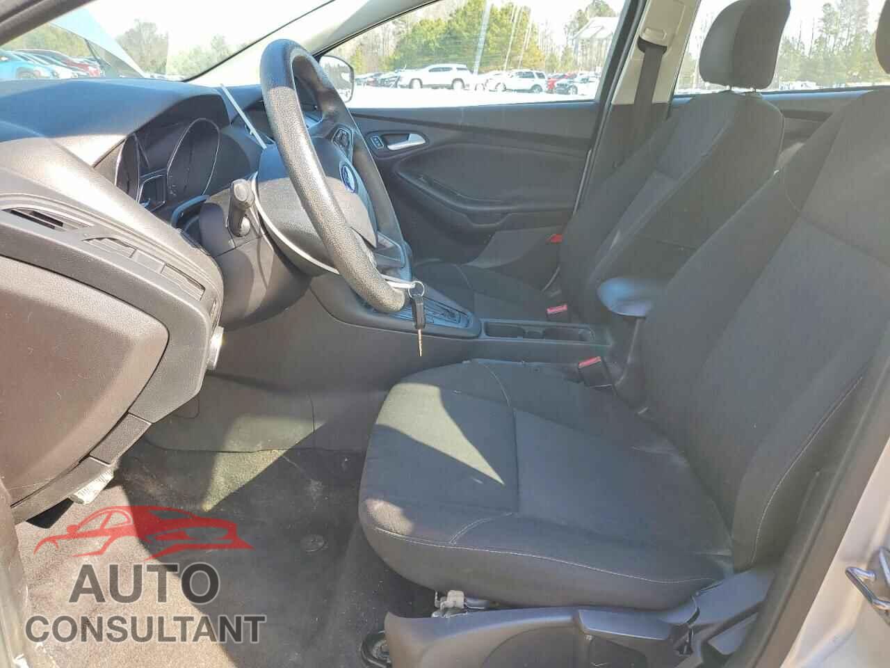 FORD FOCUS 2017 - 1FADP3F20HL298377