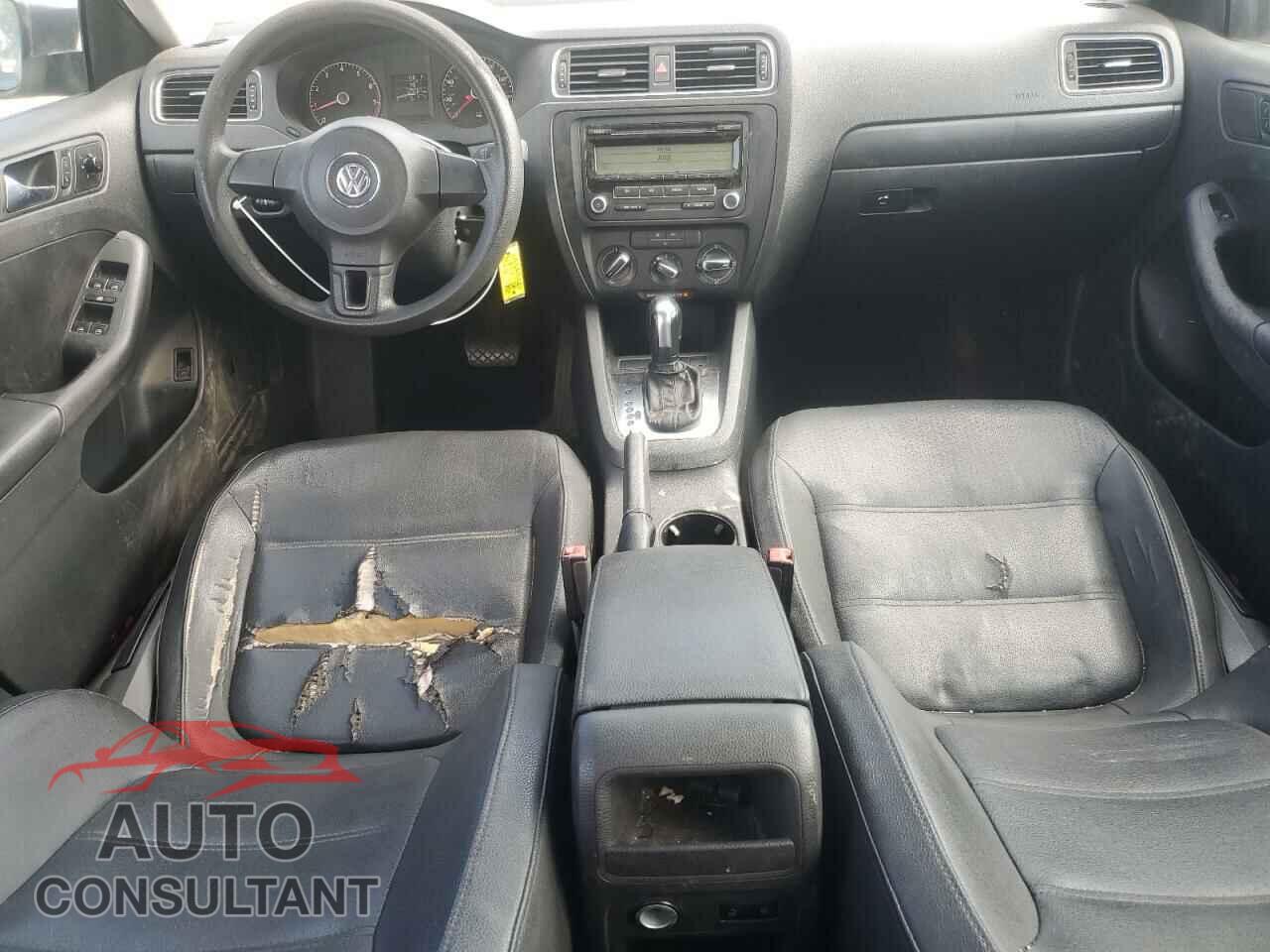 VOLKSWAGEN JETTA 2011 - 3VWDZ7AJ1BM388375