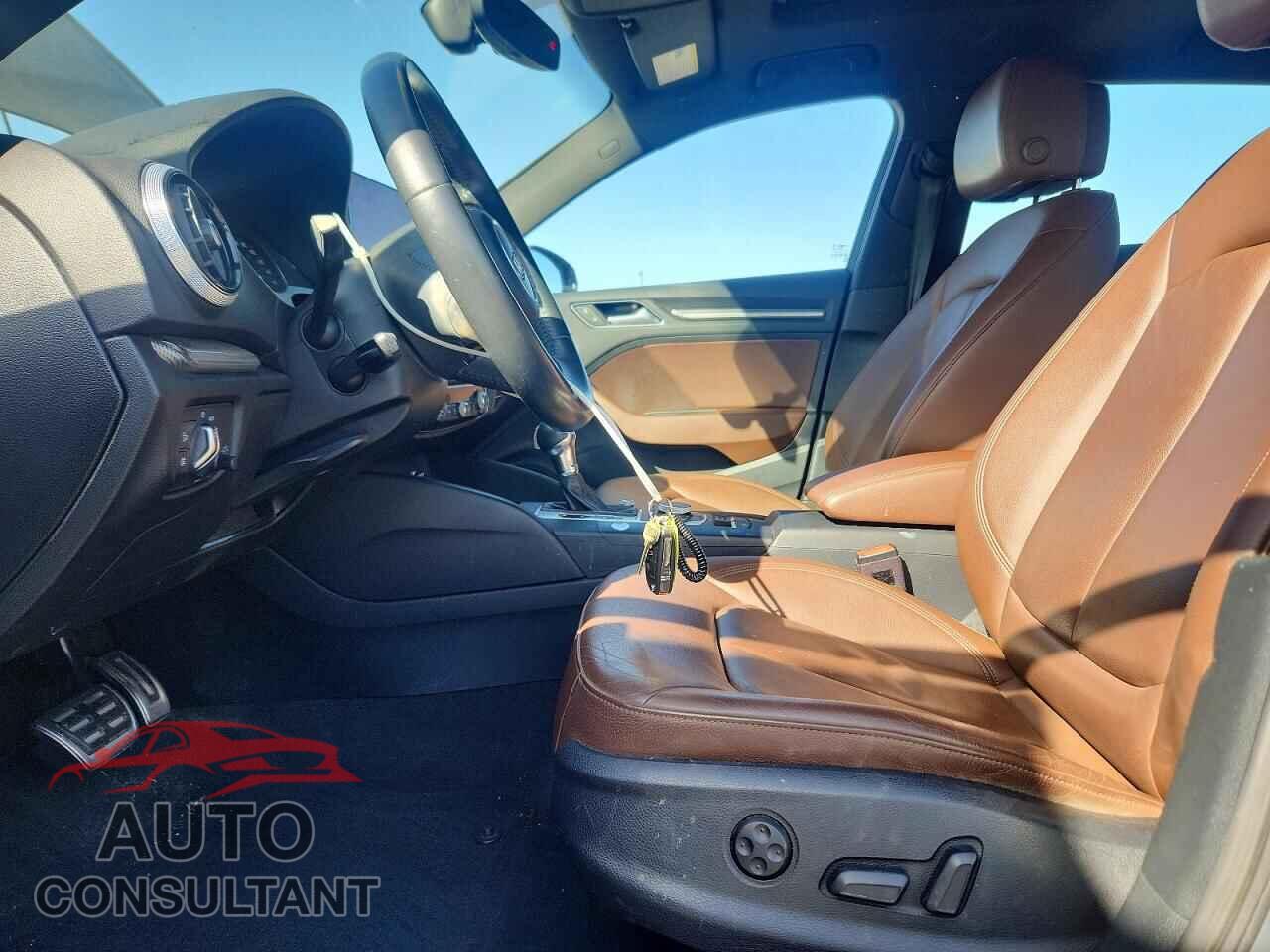 AUDI A3 2018 - WAUTPBFF2JA080037